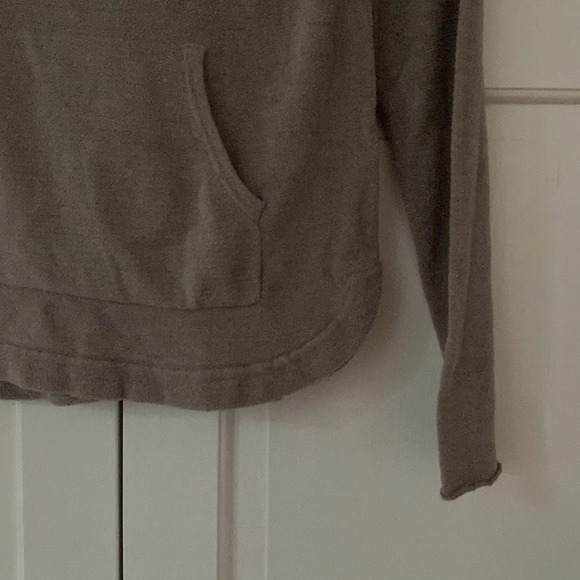 Barefoot Dreams CozyChic Ultra Light CozyChic Pullover Hoodie Beach Walk‎ Size S - Picture 6 of 11